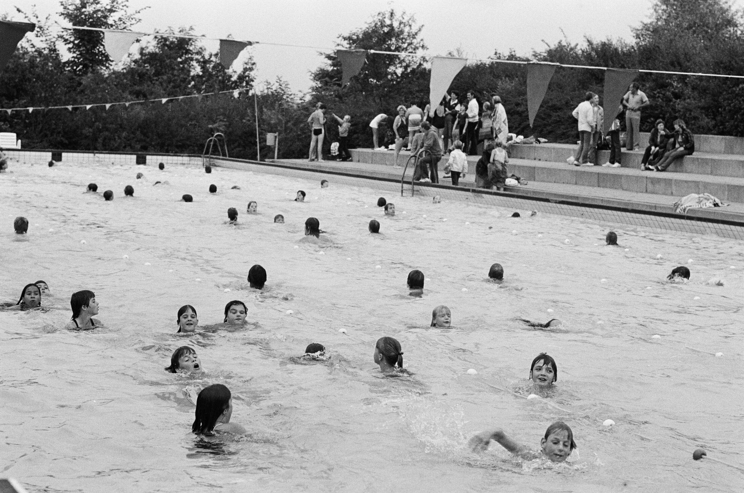 Zwemvierdaagse in zwembad de Wisselslag 1982